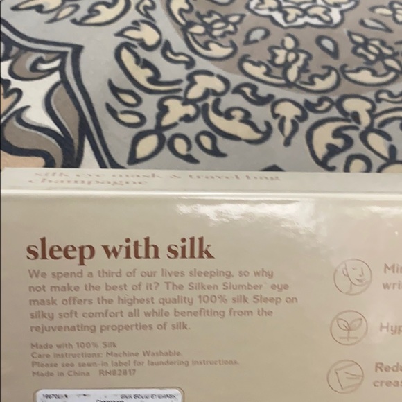 Silken Slumber Solid Silk Eye Mask - Picture 3 of 4